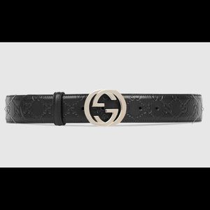 Women's Gucci Signature Leather Belt Retails $470